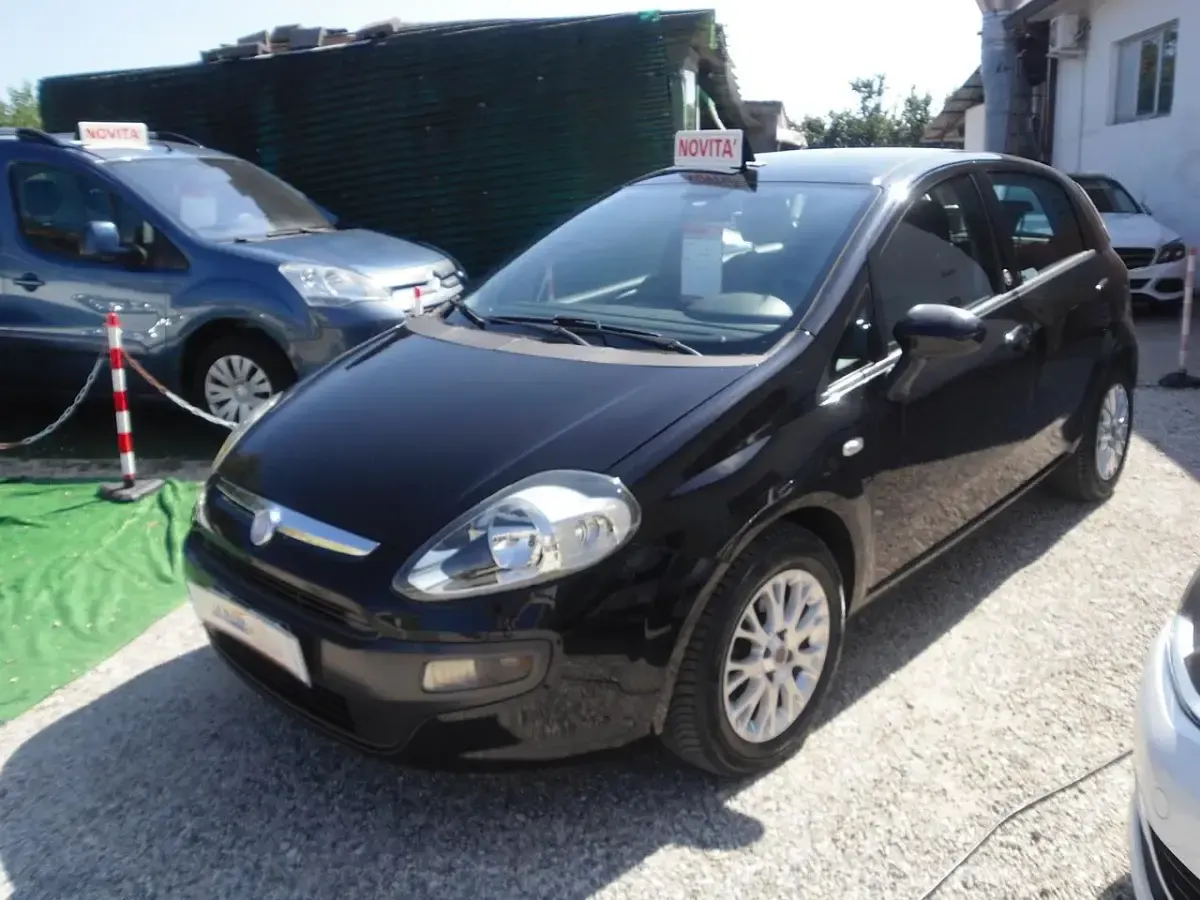 Usata Fiat Punto Evo Emotion 95 CV (69 kW) 2012 Nero Utilitaria