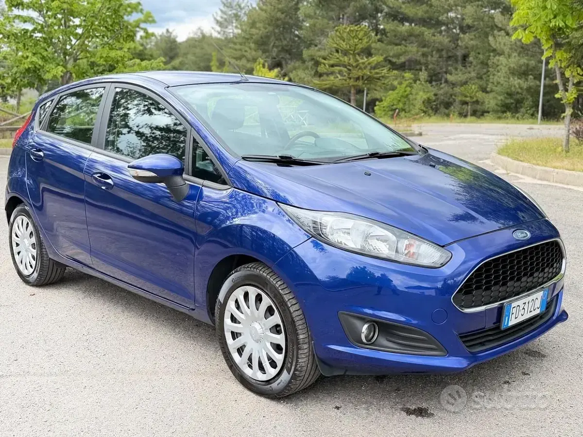 Usata Ford Fiesta 95 CV (69 kW) 2016 Blu Utilitaria