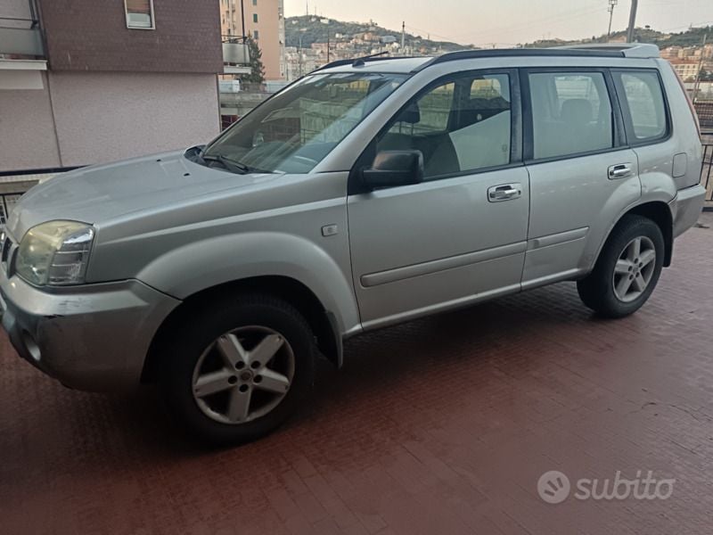 Usata Nissan X-Trail 136 CV (100 kW) 2005 Grigio SUV