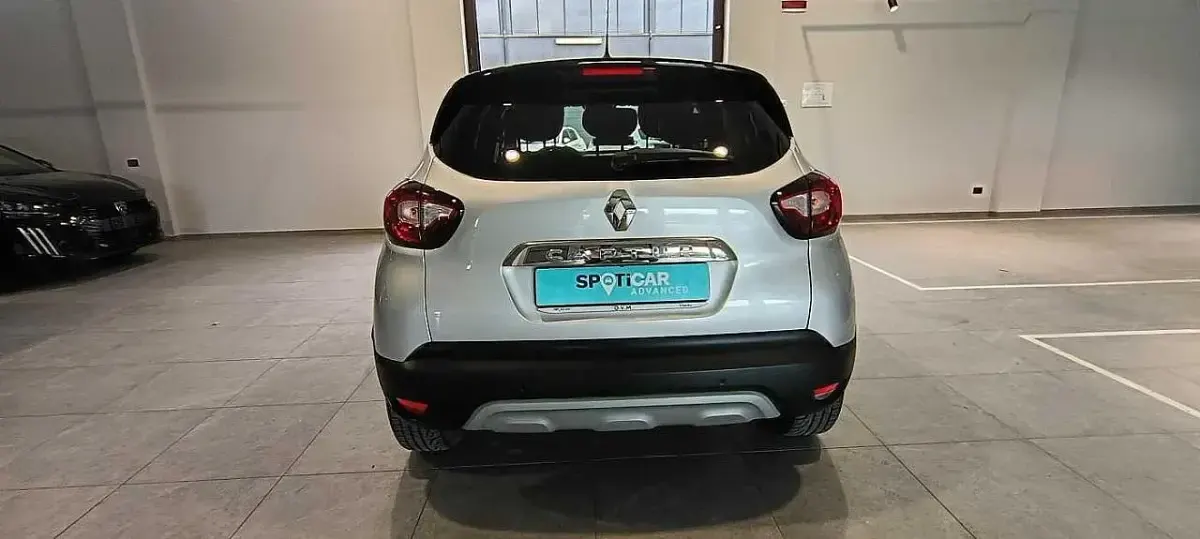 Usata Renault Captur 90 CV (66 kW) 2019 Argento SUV