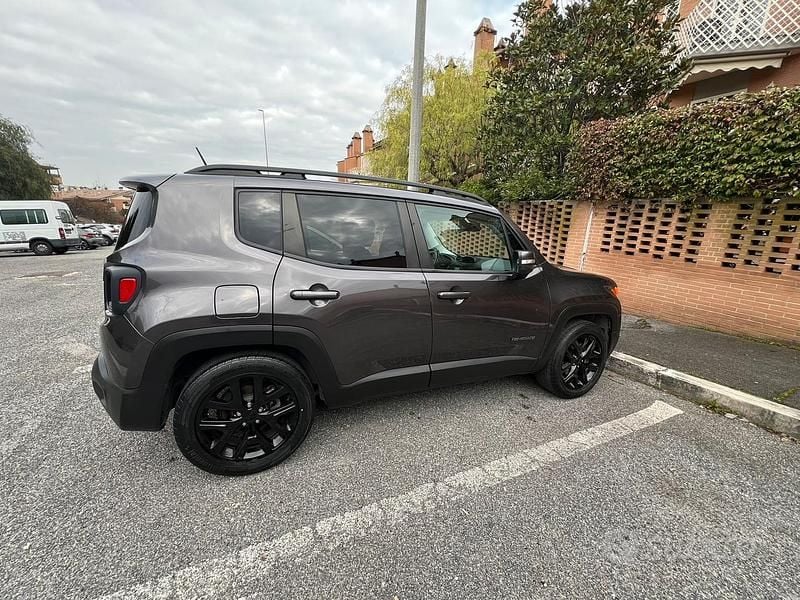 Usata Jeep Renegade 110 CV (80 kW) 2016 Grigio SUV