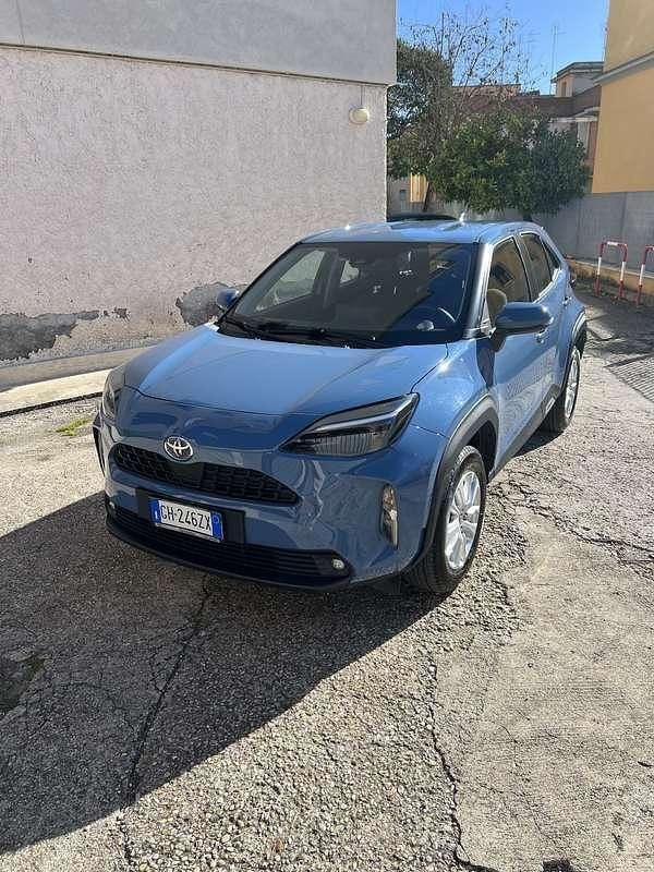 Usata Toyota Yaris Hybrid Active 116 CV (85 kW) 2022 Blu/azzurro Station wagon