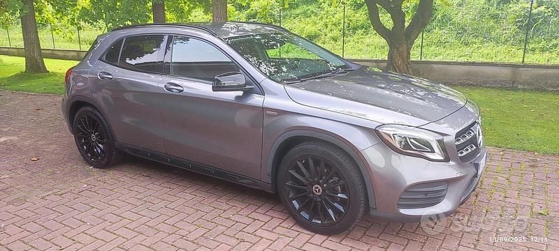 Grigio Usata 2019 Mercedes GLA180 Edition SUV | 19.500 € (Buon prezzo) - Immagine 1/1