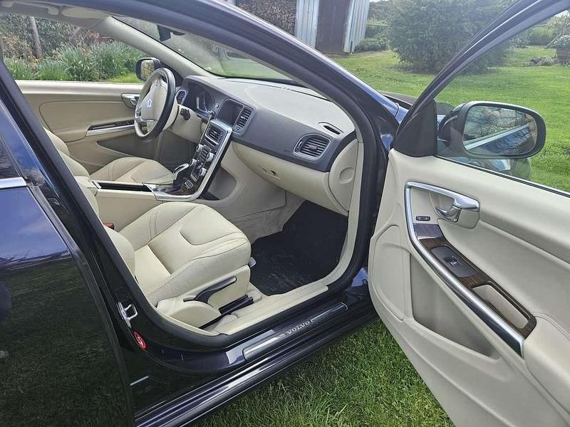 Usata Volvo V60 215 CV (158 kW) 2015 Station wagon