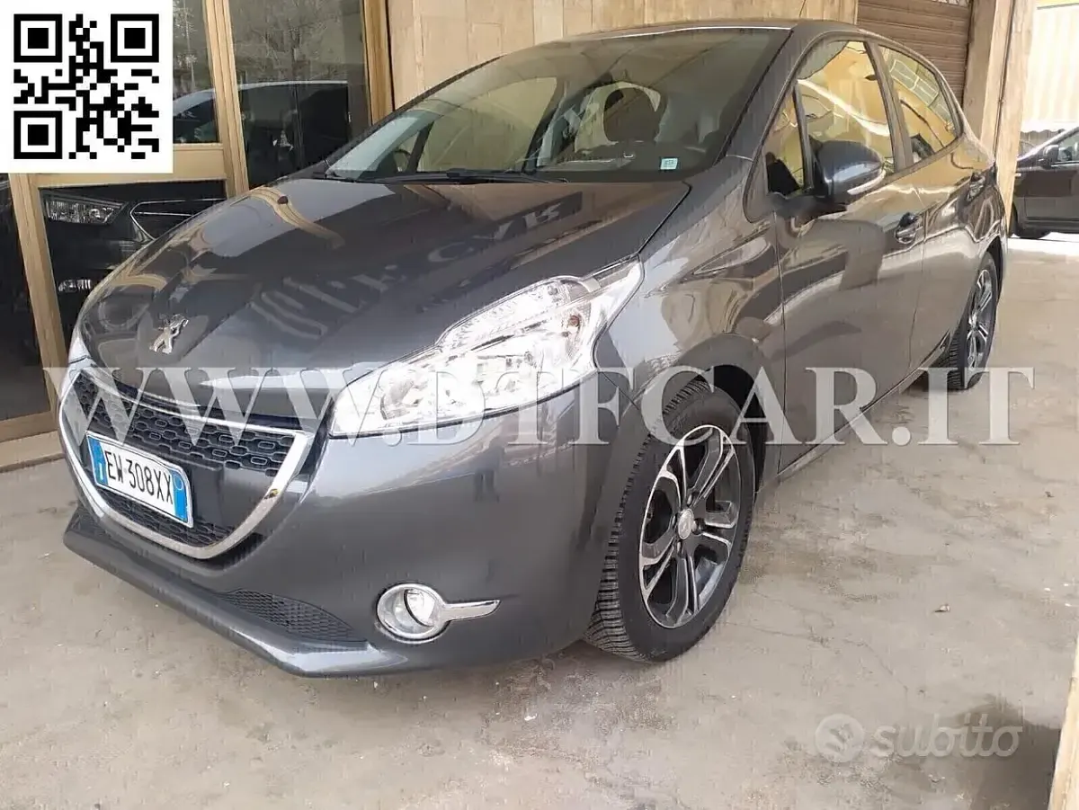 Usata Peugeot 208 Allure 68 CV (50 kW) 2014 Grigio Utilitaria