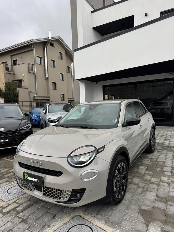 Usata Fiat 600 La Prima 110 CV (80 kW) 2025 Beige SUV