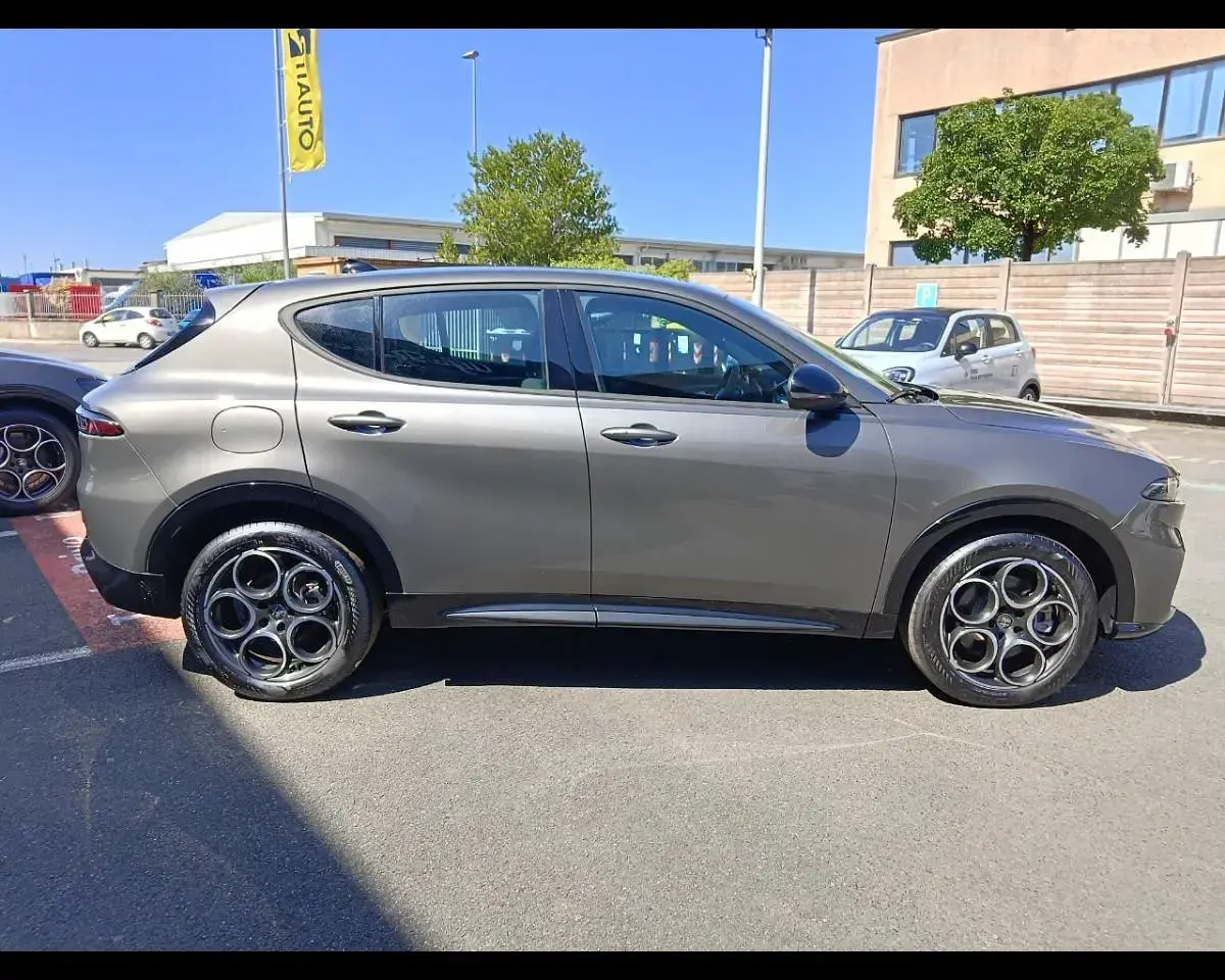 Nuova Alfa Romeo Tonale Sprint 175 CV (128 kW) 2025 Grigio SUV