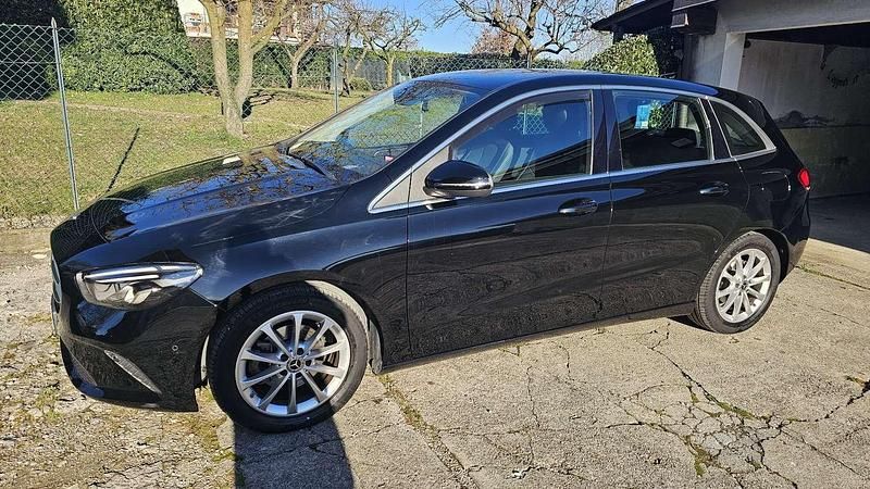 Usata Mercedes B180 136 CV (100 kW) 2020 Utilitaria