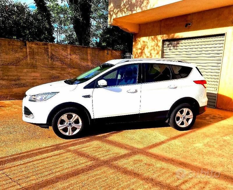 Usata Ford Kuga Titanium 120 CV (88 kW) 2015 Bianco SUV