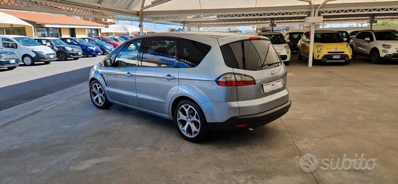 Usato 2008 Ford S-MAX 2.0 Diesel 140 CV (5.800 €)