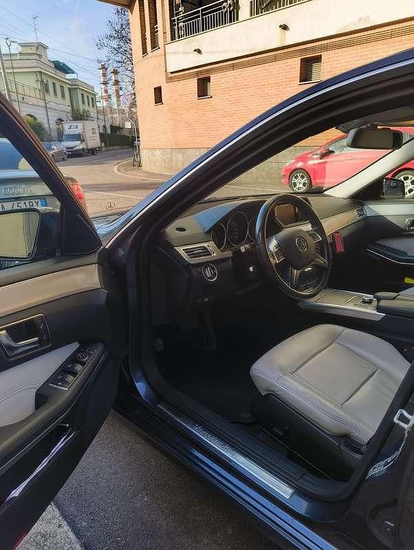 Usata Mercedes E200 Premium 136 CV (100 kW) 2016 Grigio Berlina