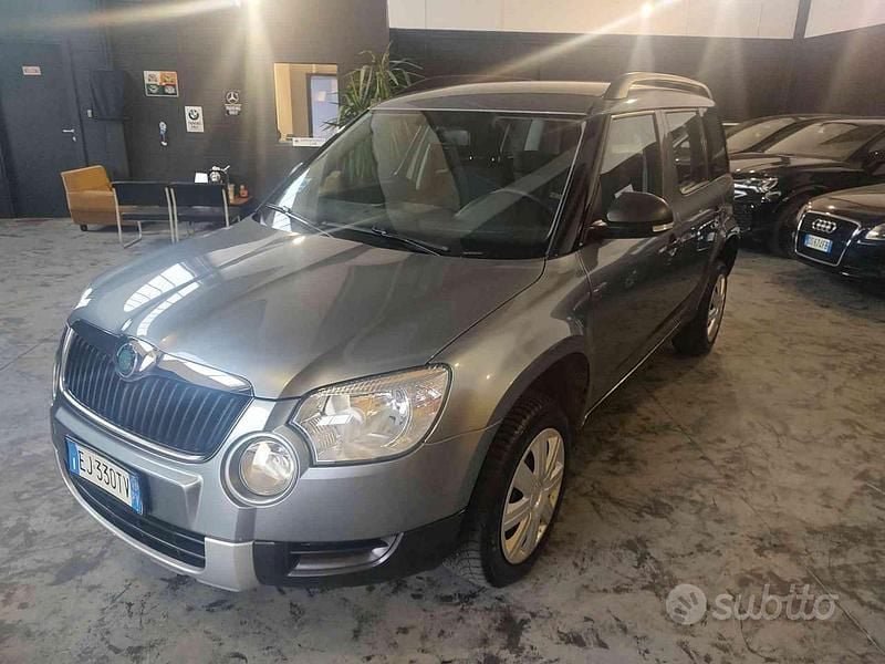 Usata Skoda Yeti Experience 105 CV (77 kW) 2011 Grigio SUV