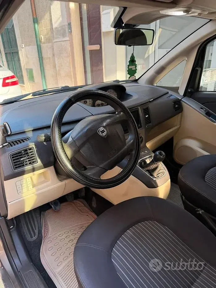 Usata Lancia Musa 69 CV (50 kW) 2004 Monovolume