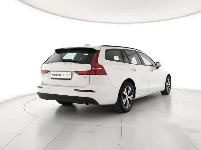 Usata Volvo V60 Momentum 150 CV (110 kW) 2020 Bianco Station wagon
