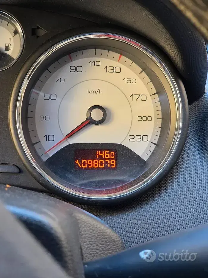 Usata Peugeot 308 109 CV (80 kW) 2008 Grigio Berlina