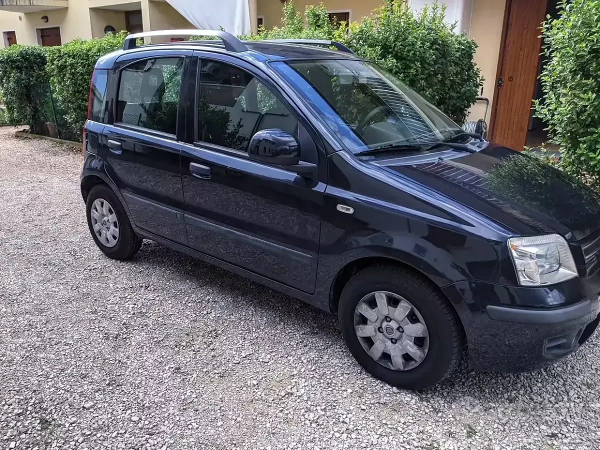 Usata Fiat Panda Dynamic 69 CV (50 kW) 2012 Nero Utilitaria