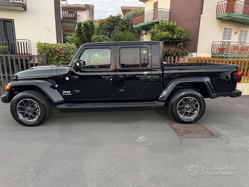 Usata Jeep Gladiator Overland 264 CV (194 kW) 2023 Nero Pick-up