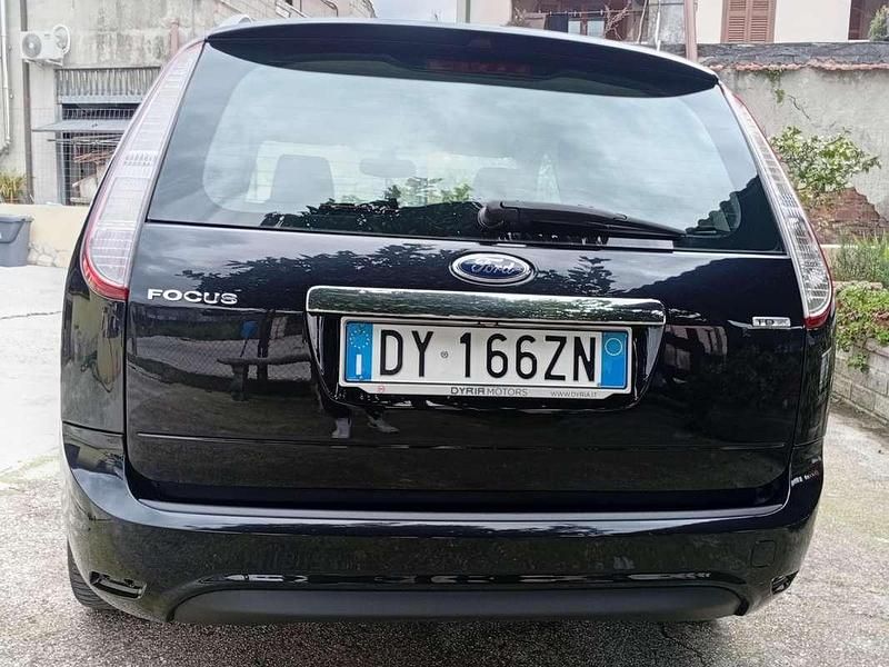 Usata Ford Focus Style 90 CV (66 kW) 2010 Nero Station wagon