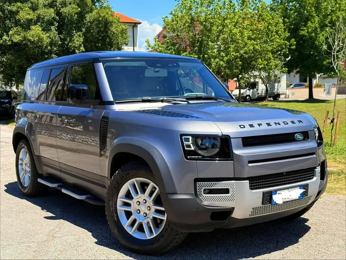 Usata Land Rover Defender 241 CV (177 kW) 2021 Grigio SUV