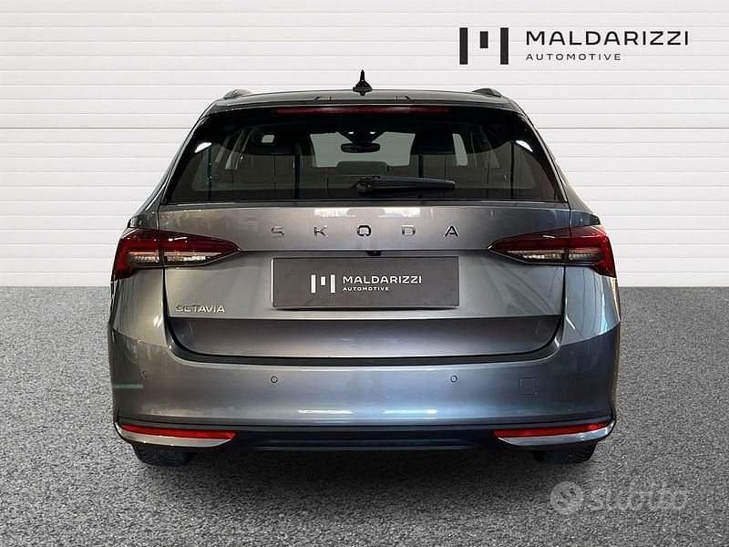 Usata Skoda Octavia Executive 150 CV (110 kW) 2025 Grigio Station wagon