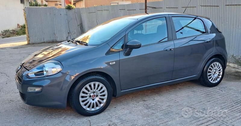 Usata Fiat Punto 85 CV (62 kW) 2014 Grigio Utilitaria