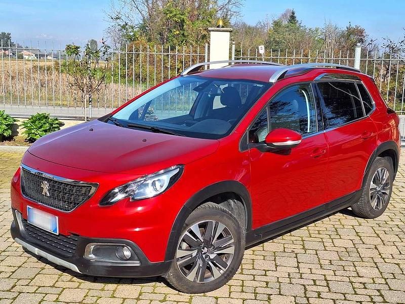 Usata Peugeot 2008 Allure 82 CV (60 kW) 2018 Rosso SUV