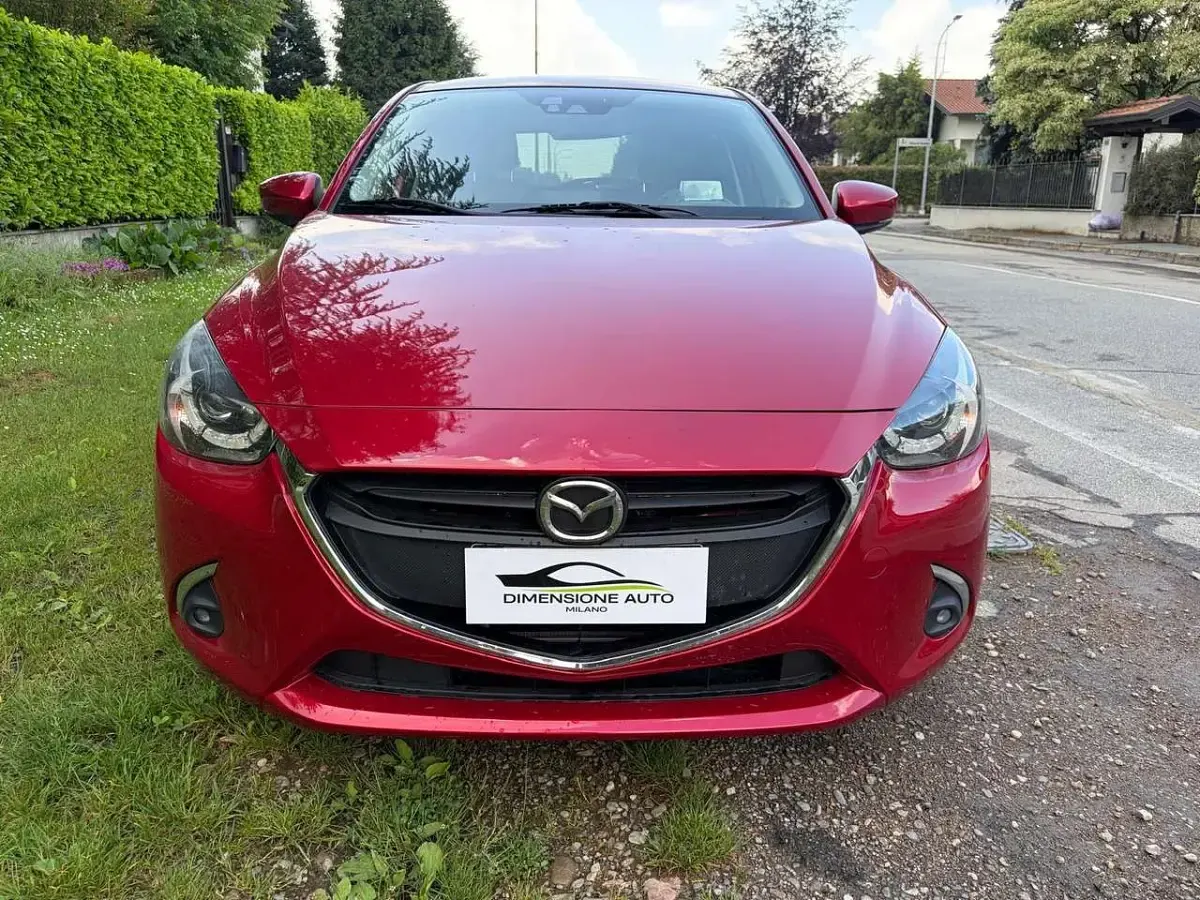 Begagnad Mazda 2 Exceed 90 HK (66 kW) 2018 Röd Halvkombi