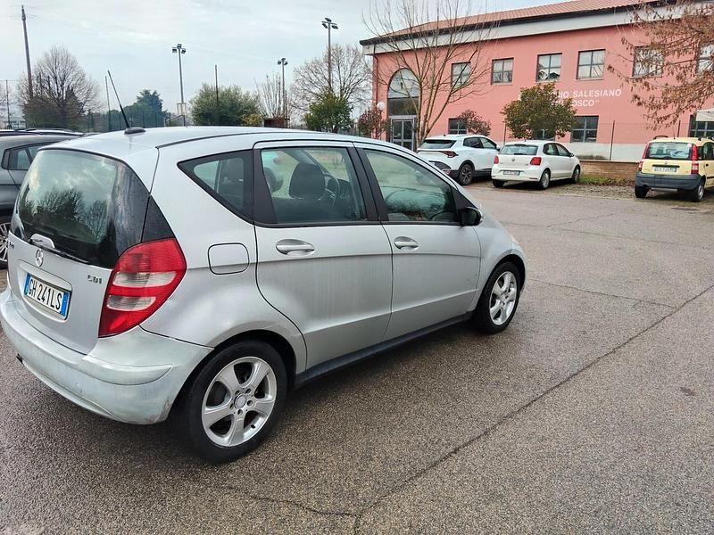 Usata Mercedes A180 Elegance 81 CV (59 kW) 2006 Argento Berlina