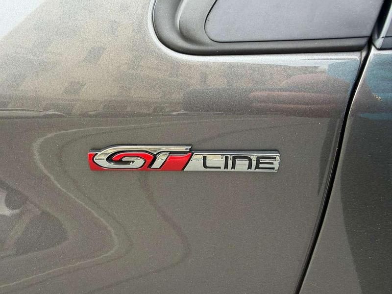 Usata Peugeot 2008 GT-line 120 CV (88 kW) 2018 Grigio SUV