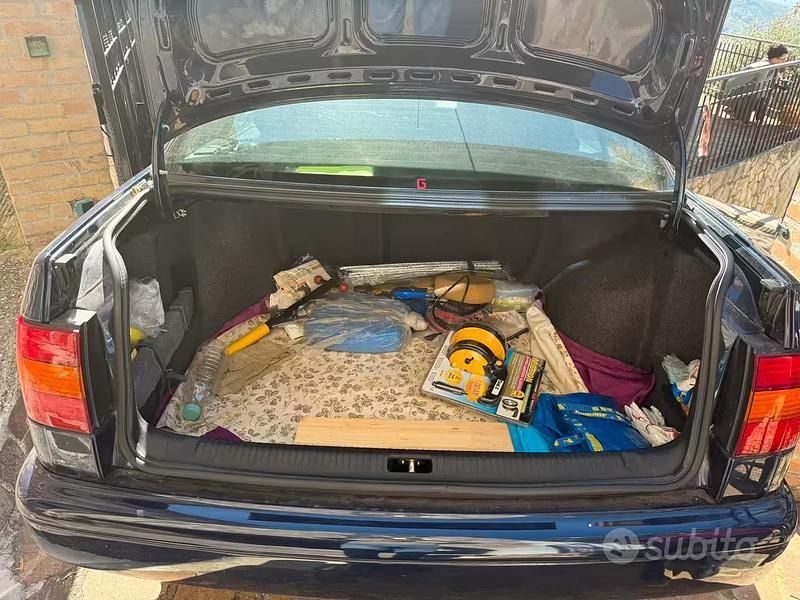 Usata VW Passat 110 CV (80 kW) 1995 Blu Berlina