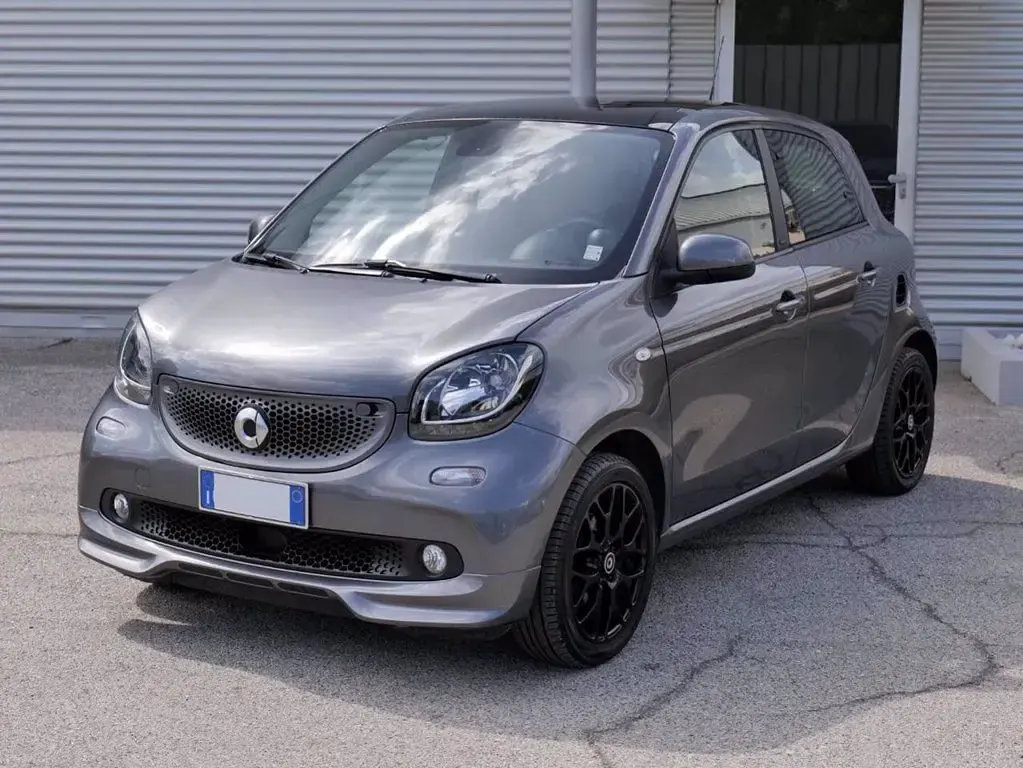 Usata Smart ForFour Passion 71 CV (52 kW) 2019 Grigio Utilitaria
