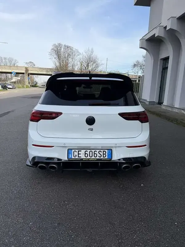 Usata VW Golf VIII R 320 CV (235 kW) 2021 Bianco