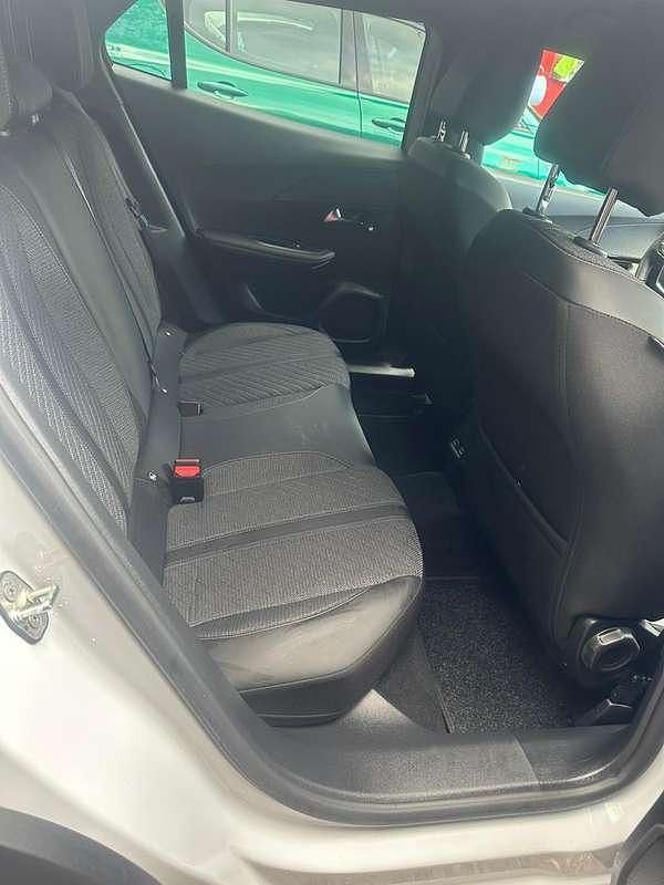 Usata Peugeot 2008 Allure 102 CV (75 kW) 2024 SUV