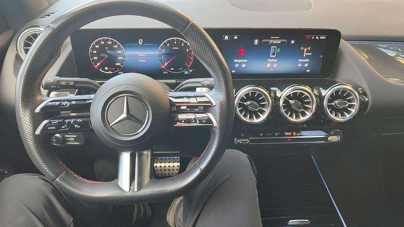Usata Mercedes GLA200 AMG Line Premium Plus 163 CV (119 kW) 2023 Nero SUV
