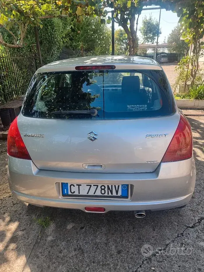 Usata Suzuki Swift 92 CV (67 kW) 2010 Grigio Utilitaria