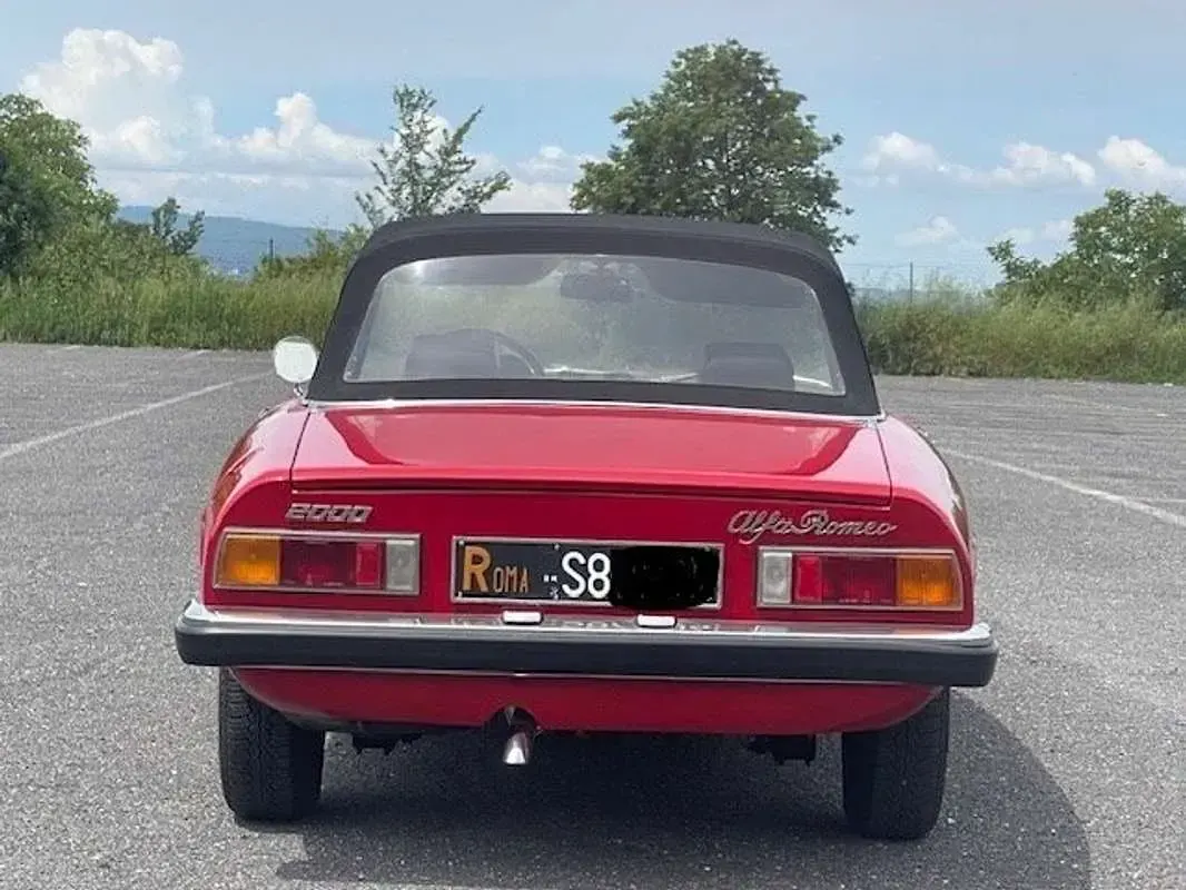 Begagnad Alfa Romeo Spider Veloce 131 HK (96 kW) 1976 Cab