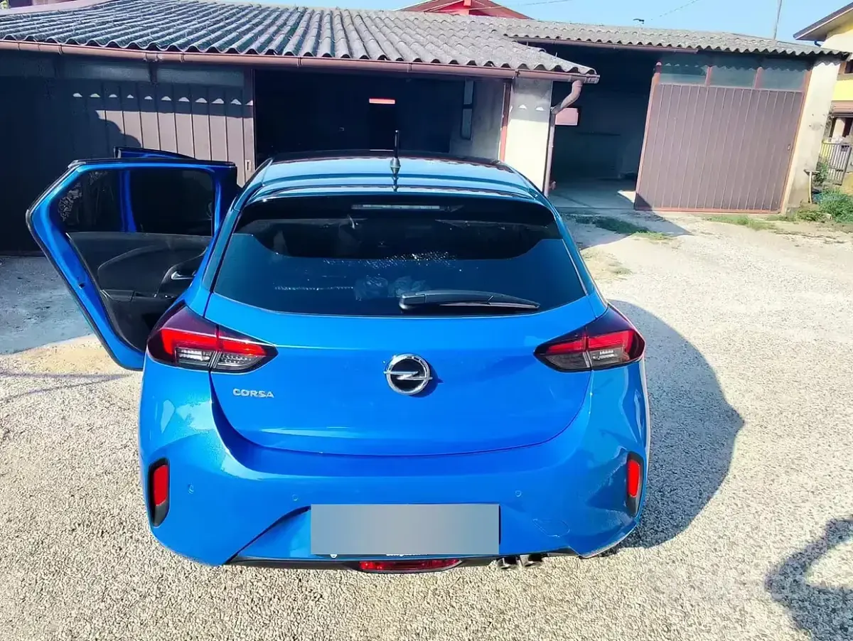 Usata Opel Corsa GS Line 131 CV (96 kW) 2021 Bluazzurro Utilitaria
