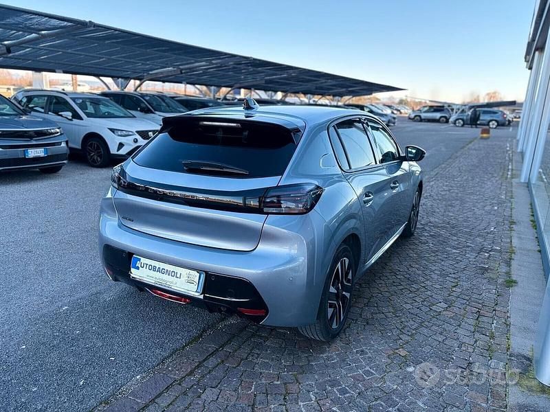 Usata Peugeot 208 Allure 101 CV (74 kW) 2025 Grigio Utilitaria