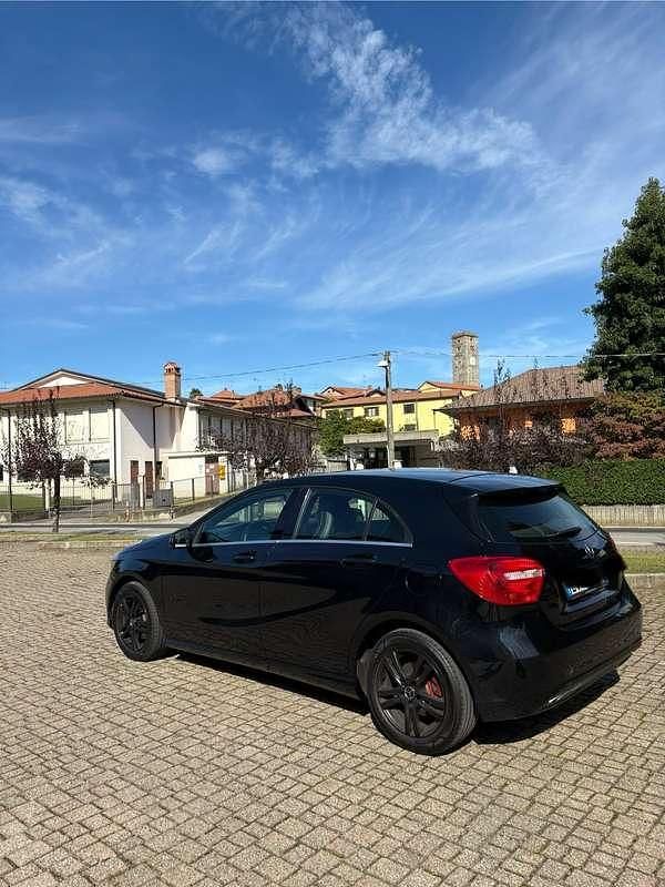 Usata Mercedes A180 Premium 109 CV (80 kW) 2014 Berlina