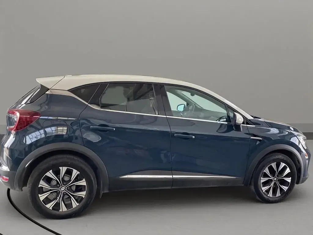 Usata Renault Captur Techno 140 CV (102 kW) 2023 Blu scuro SUV