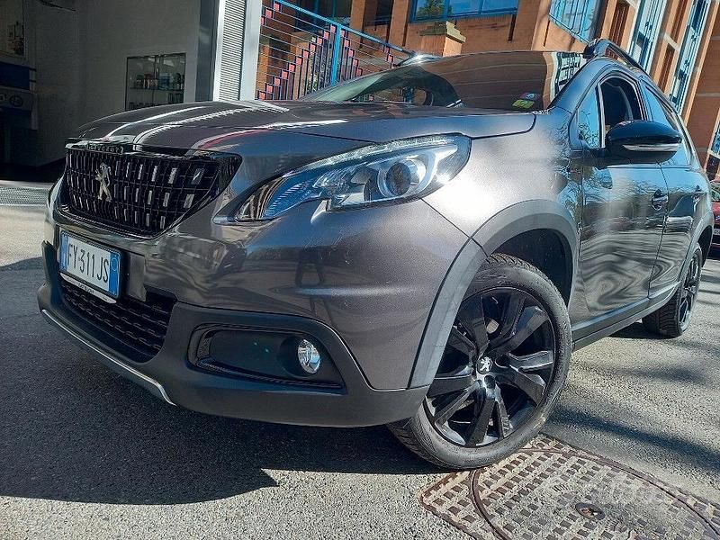Usata Peugeot 2008 GT-line 102 CV (75 kW) 2019 Grigio SUV