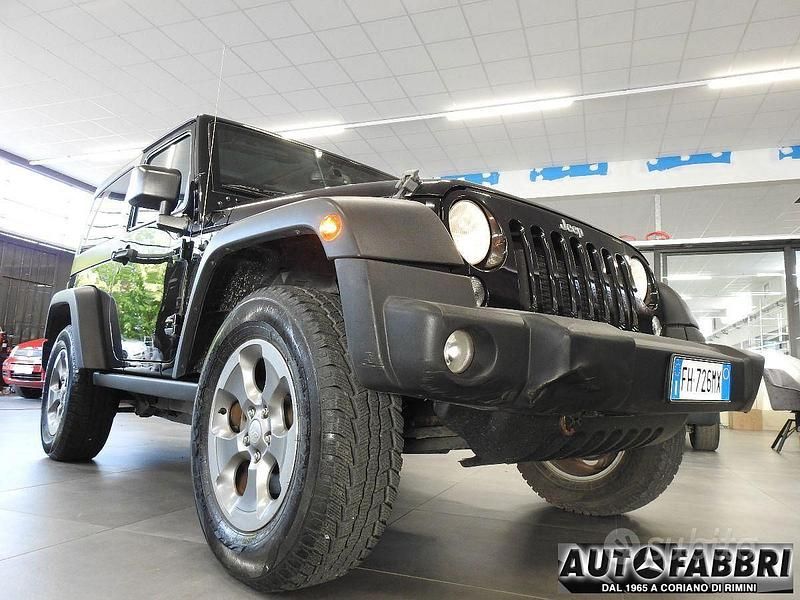 Nero(met.) Usata 2017 Jeep Wrangler Unlimited Sahara SUV | 35.500 € (Ottimo prezzo) - Immagine 1/4