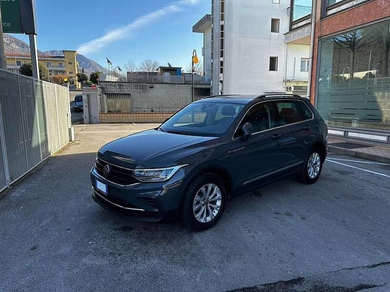 Usata VW Tiguan Life 150 CV (110 kW) 2024 Grigio SUV