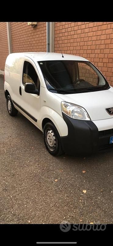Usata Peugeot Bipper 70 CV (51 kW) 2010 Bianco Monovolume