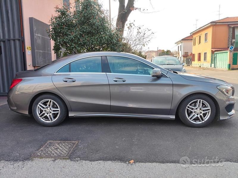 Usata Mercedes CLA180 Premium 122 CV (89 kW) 2015 Grigio Berlina