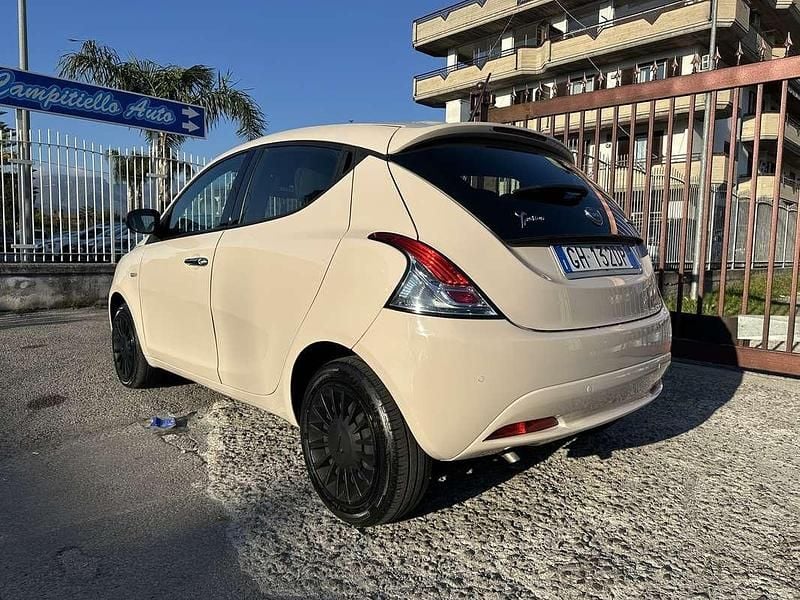 Usata Lancia Ypsilon 69 CV (50 kW) 2022 Utilitaria