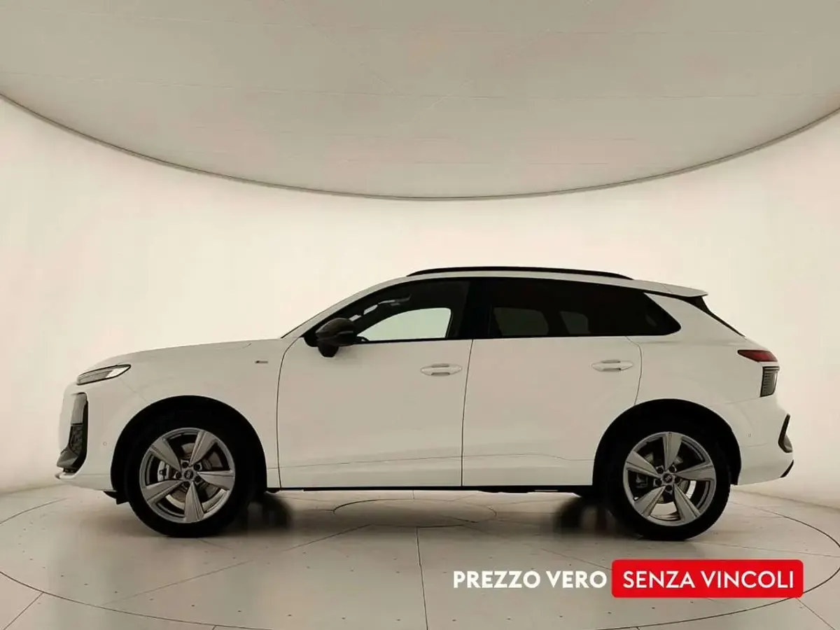 Nuova Audi Q3 S-Line 204 CV (150 kW) 2026 Bianco SUV