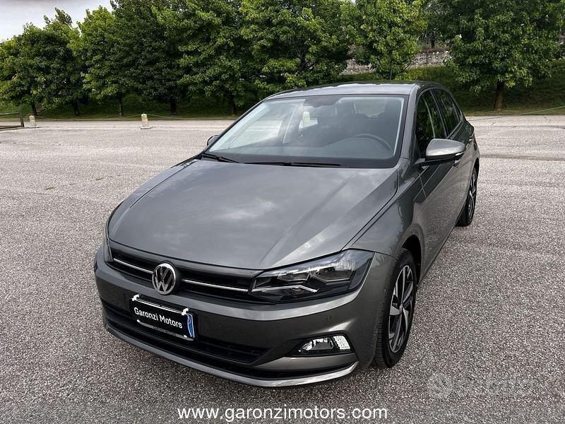 Usata VW Polo Comfortline 75 CV (55 kW) 2018 Grigio Berlina