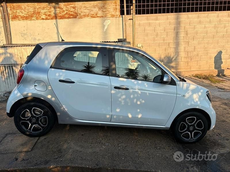 Usata Smart ForFour 71 CV (52 kW) 2018 Utilitaria