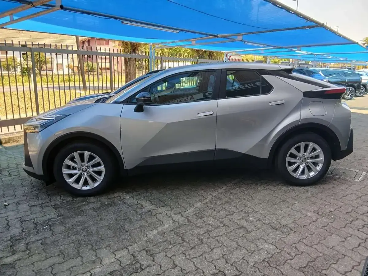 Nuova Toyota C-HR Active 140 CV (102 kW) 2026 Argento SUV